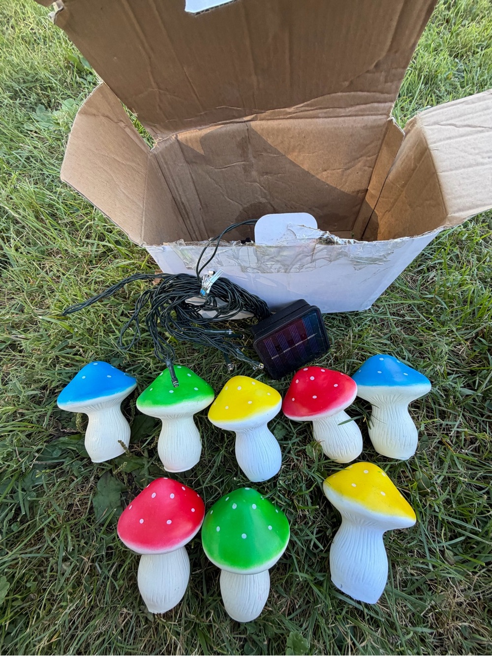 Vintage style solar powered fairy mushroom lights